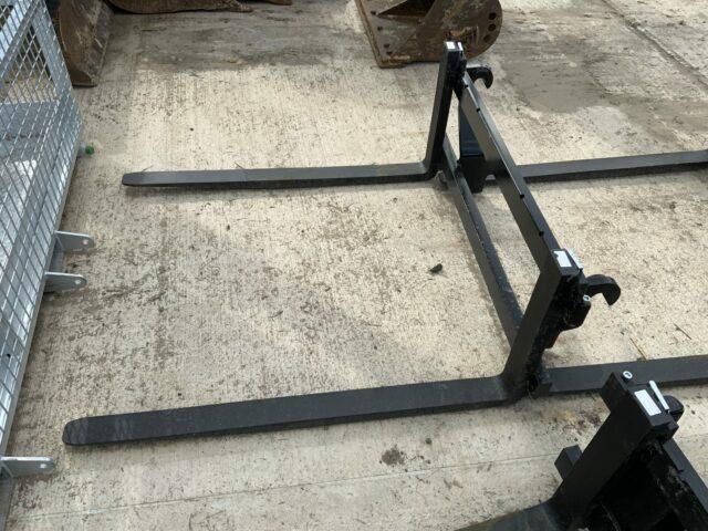 New/ Unused Euro Pallet Forks