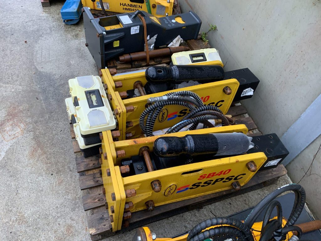 Choice of 2 SSPSC SB40 Breakers (ST12174)