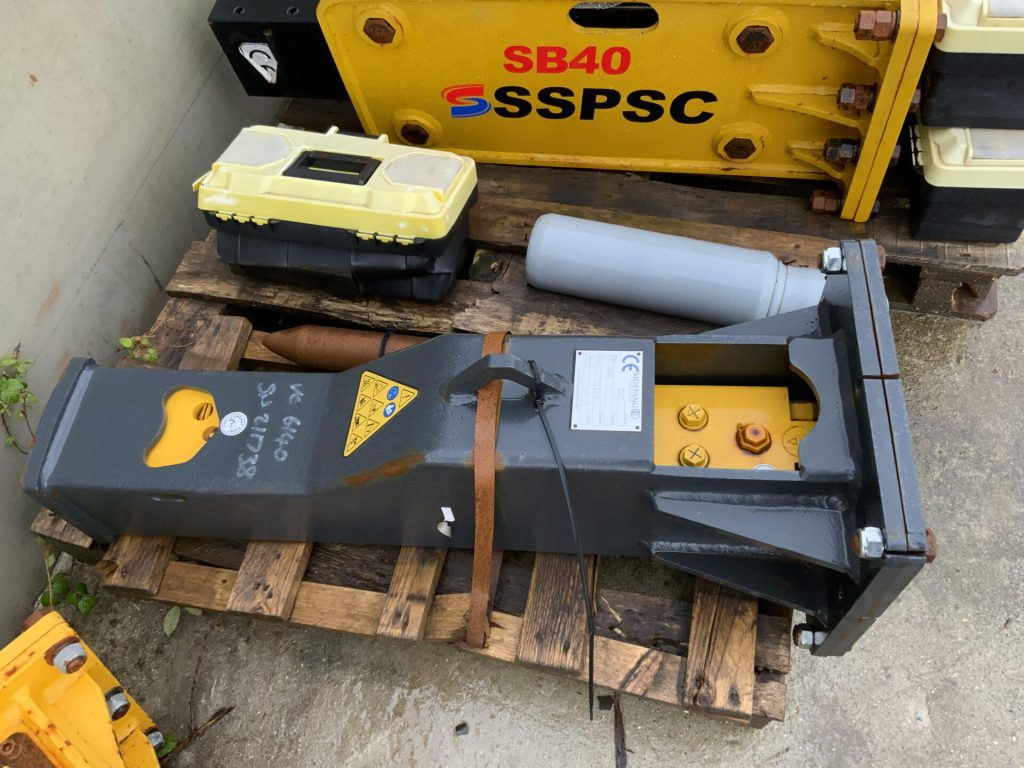 Choice of 2 SSPSC SB40 Breakers (ST12174)