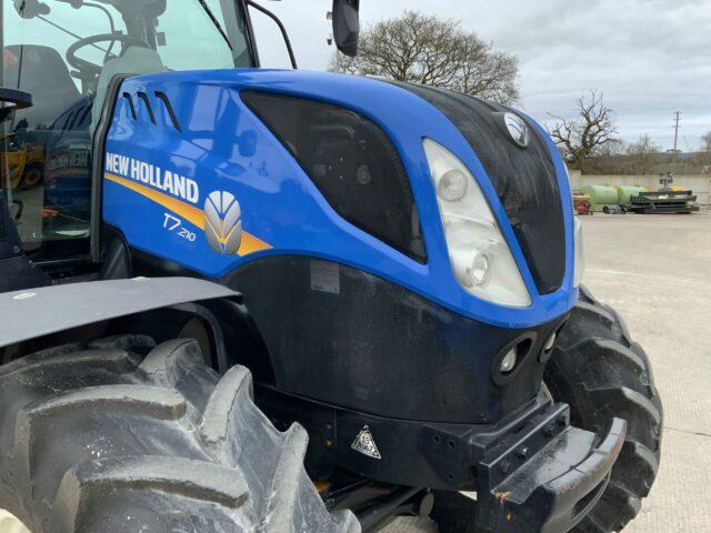 New Holland T7.210 Tractor (ST18271)