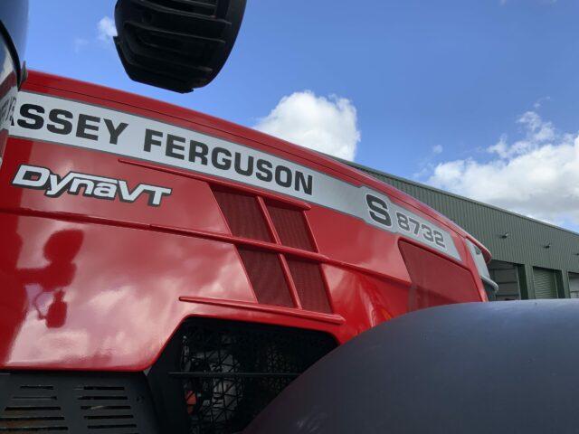 Massey Ferguson 8732S Tractor (ST19370)