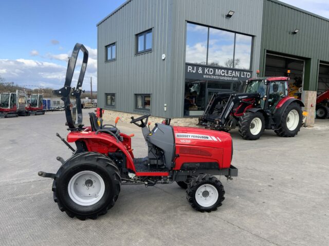 Massey Ferguson 1532 Compact Tractor (ST22752)