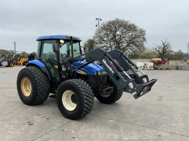New Holland TD5030 Tractor (ST22199)
