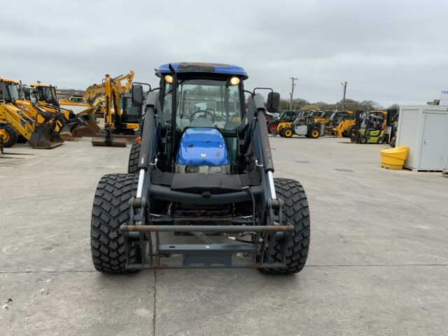 New Holland TD5030 Tractor (ST22199)