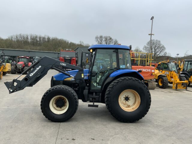 New Holland TD5030 Tractor (ST22199)