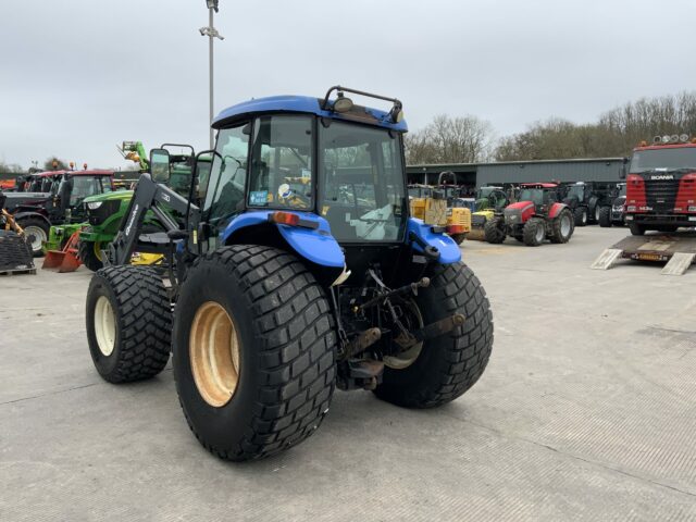New Holland TD5030 Tractor (ST22199)