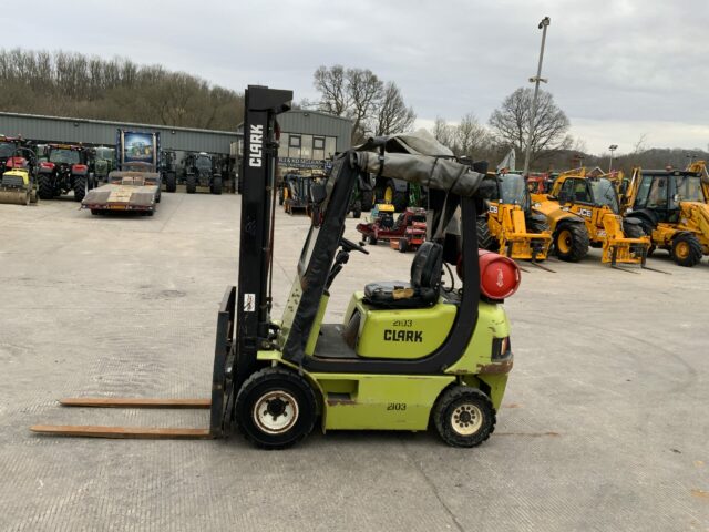 Clark CML18 Gas Fork Lift (ST21405)