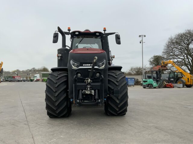 Case Magnum 310 Tractor (ST18497)