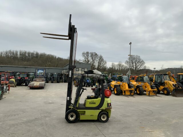 Clark CML18 Gas Fork Lift (ST21405)