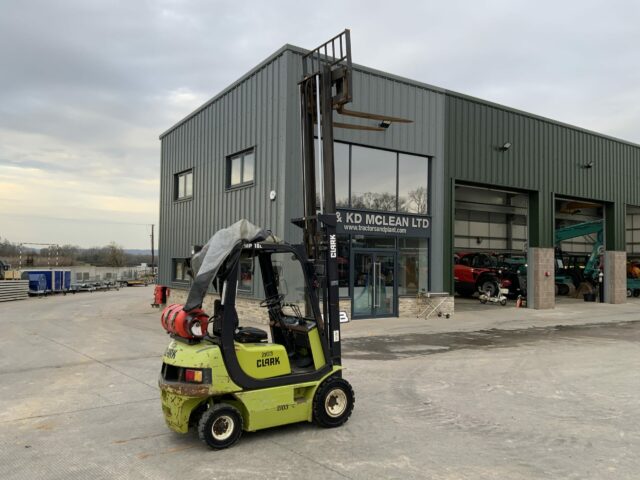 Clark CML18 Gas Fork Lift (ST21405)