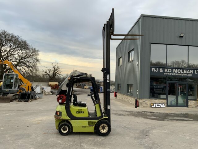 Clark CML18 Gas Fork Lift (ST21405)