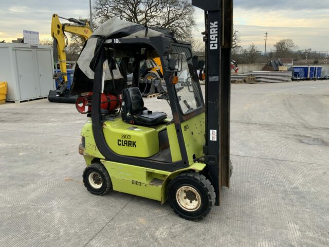 Clark CML18 Gas Fork Lift (ST21405)