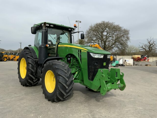 John Deere 8270R Tractor (ST21773)