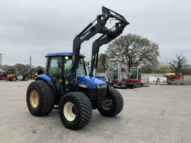 New Holland TD5030 Tractor (ST22199)