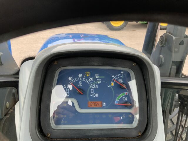 New Holland TD5030 Tractor (ST22199)