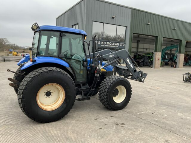 New Holland TD5030 Tractor (ST22199)