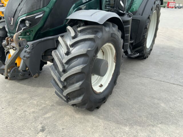 Valtra T214 Direct Tractor (ST22267)