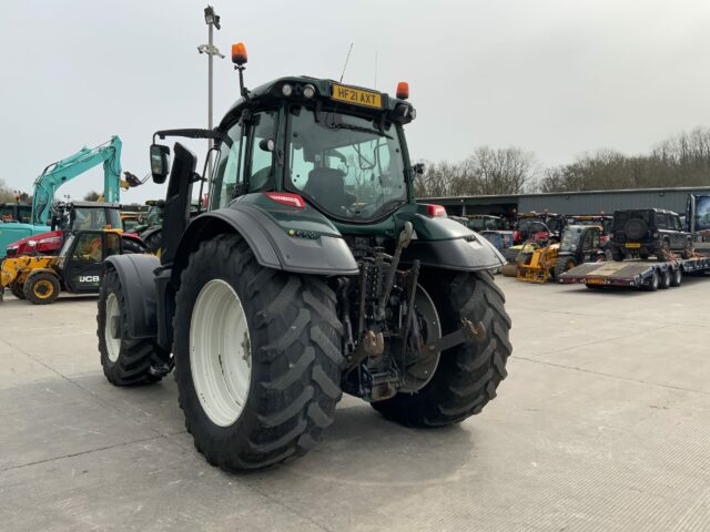 Valtra T214 Versu Unlimited Tractor (ST22268)