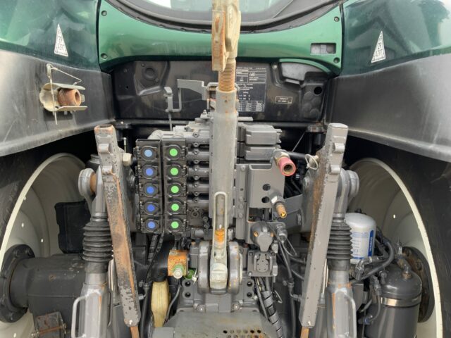 Valtra T214 Versu Unlimited Tractor (ST22268)