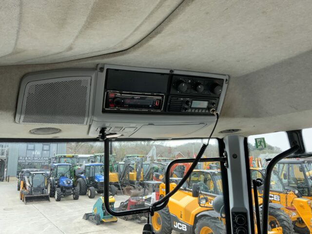 Valtra T214 Versu Unlimited Tractor (ST22268)