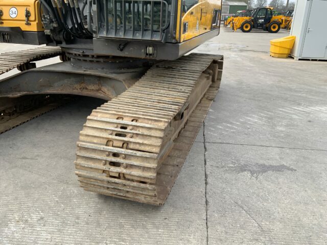 Volvo EC300 DL Digger (ST22570)