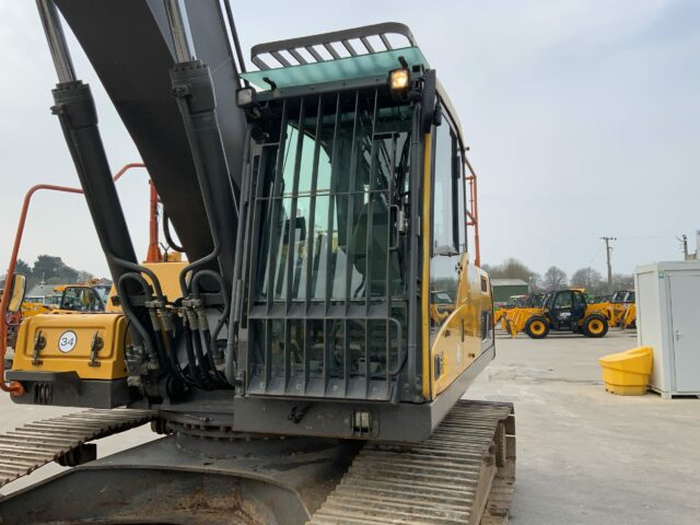Volvo EC300 DL Digger (ST22570)
