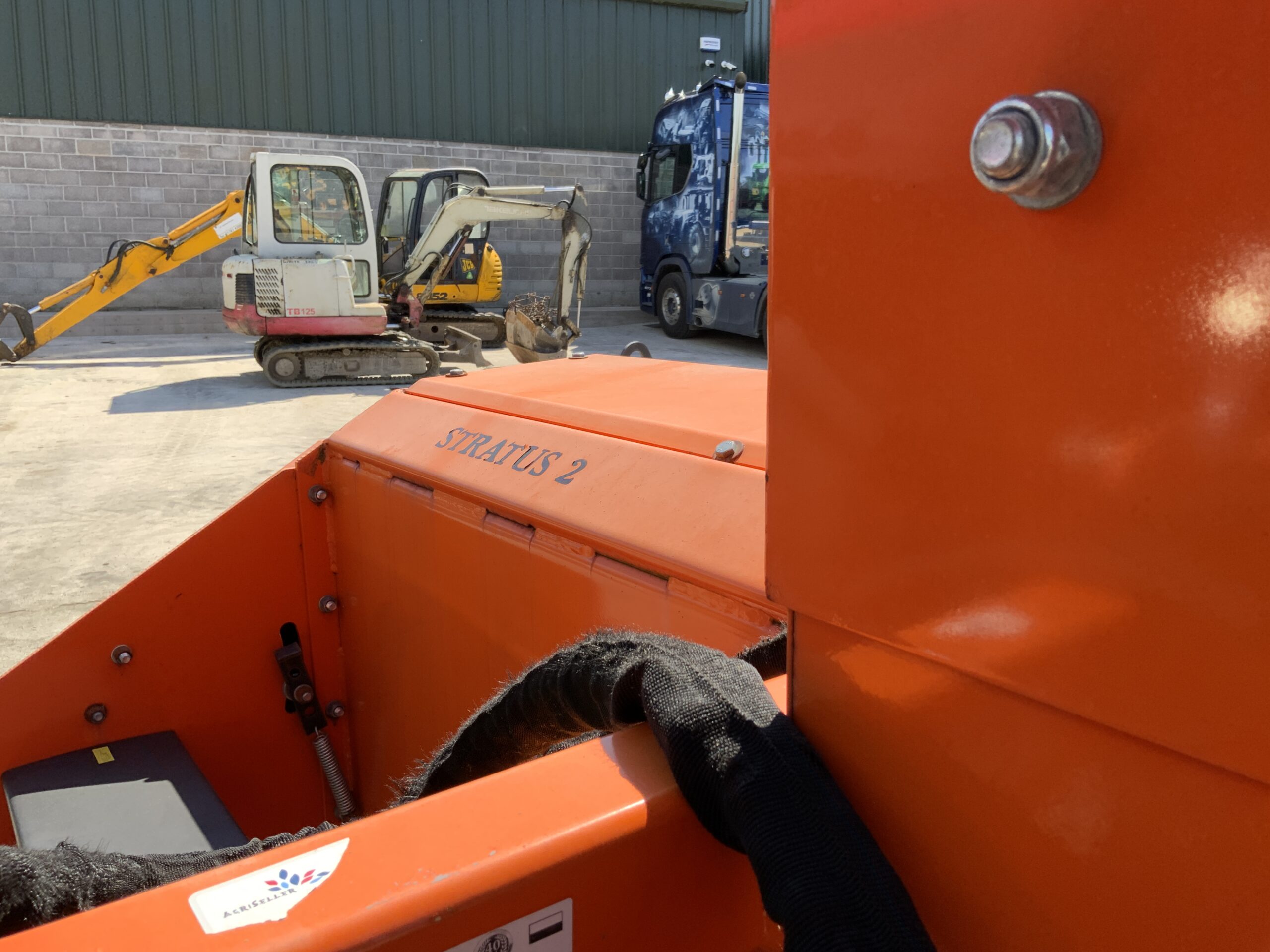 AKPIL Stratus Snow Blower