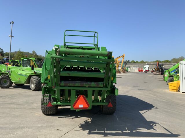 John Deere 1424H Baler (ST23218)