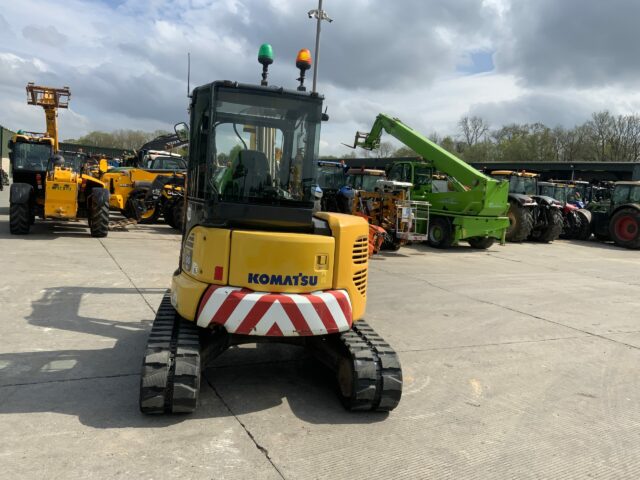 Komatsu PC55MR-3 Digger (ST22563)