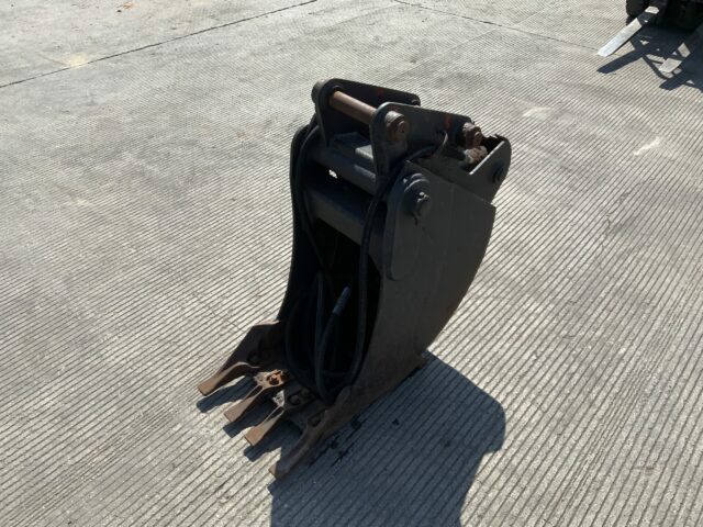 JCB 4 In 1 Bucket