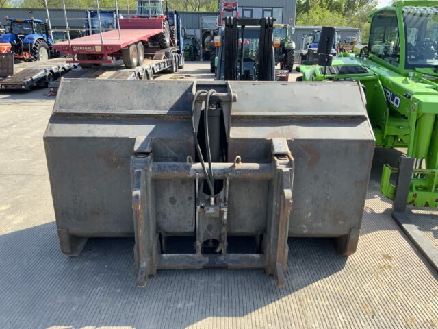 8Ft Wide Tiptoe Bucket
