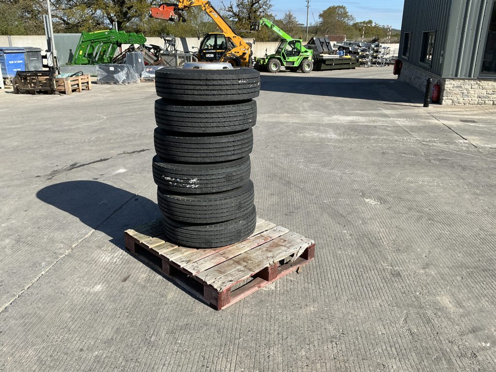 Unused Set Of 6 Saulen 215/75R17.5 Wheels And Tyres