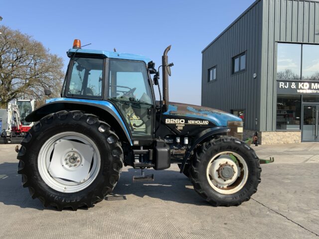 New Holland 8260 Tractor (ST22958)