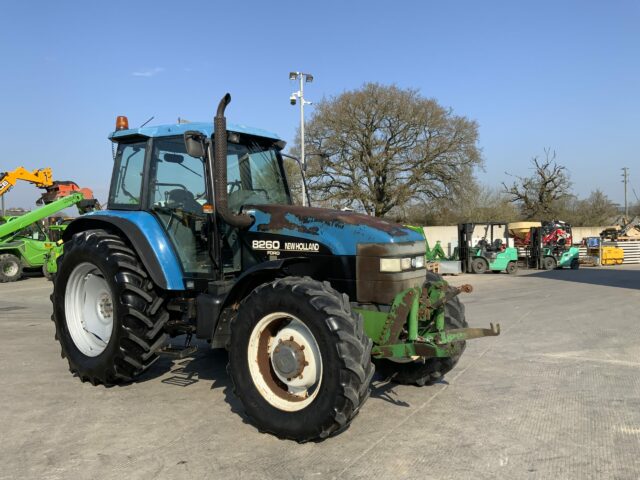 New Holland 8260 Tractor (ST22958)