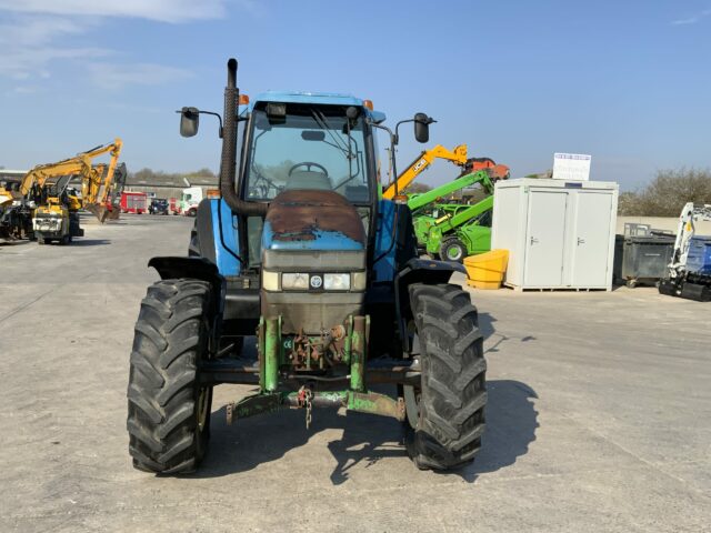 New Holland 8260 Tractor (ST22958)