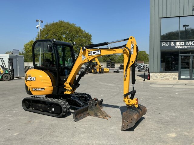 JCB 8026 CTS Digger