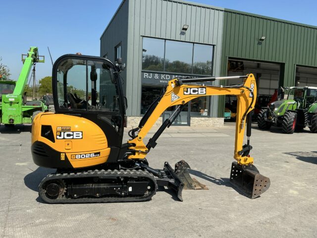 JCB 8026 CTS Digger