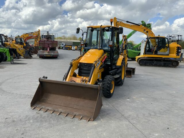 JCB Midi CX Wheeled Digger (ST23004)