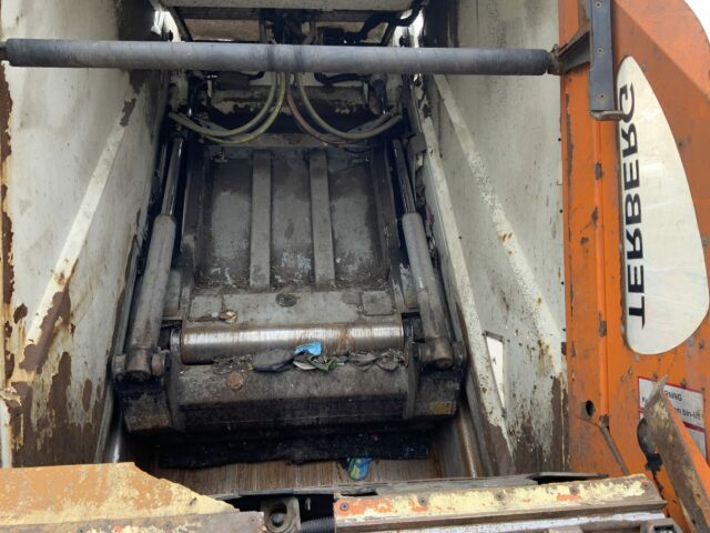 Dennis Eagle Elite 6 Bin Lorry (ST22883)