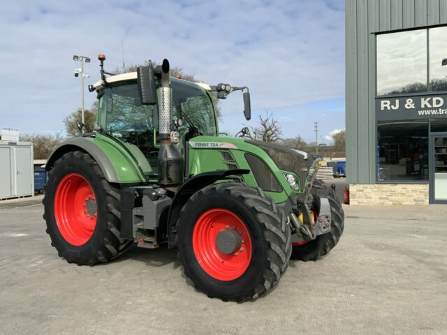 Fendt 724 Profi Plus Tractor (ST22528)