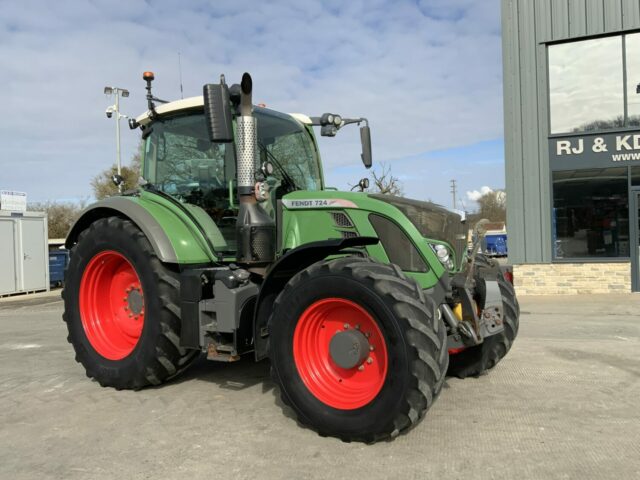 Fendt 724 Profi Plus Tractor (ST22528)