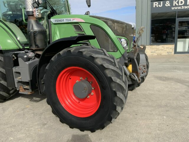 Fendt 724 Profi Plus Tractor (ST22528)