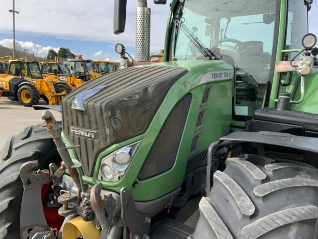 Fendt 724 Profi Plus Tractor (ST22528)