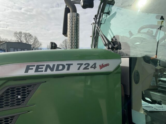 Fendt 724 Profi Plus Tractor (ST22528)