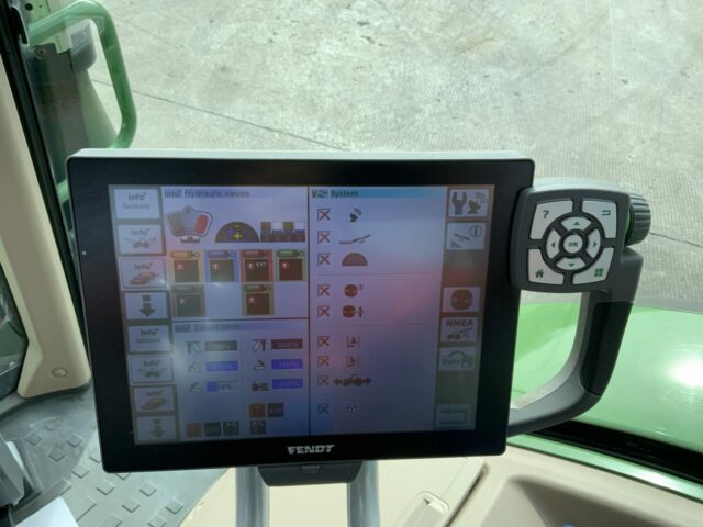 Fendt 724 Profi Plus Tractor (ST22528)
