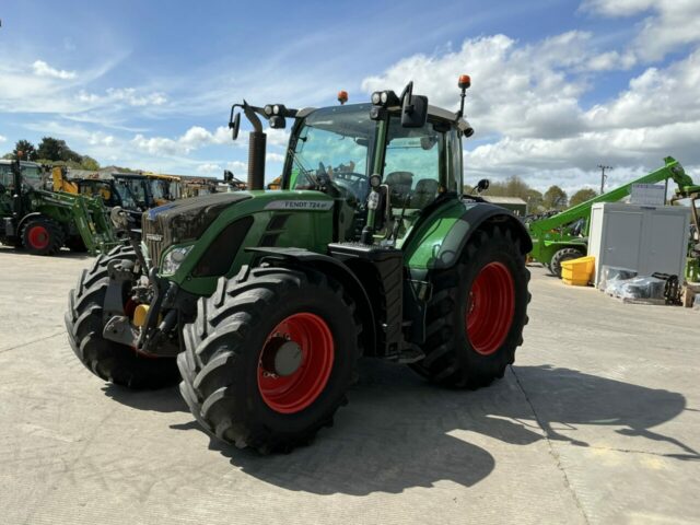 Fendt 724 Profi Plus Tractor (ST23092)