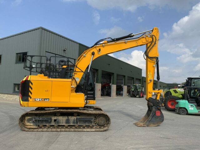 JCB 131X LC Digger (ST23103)