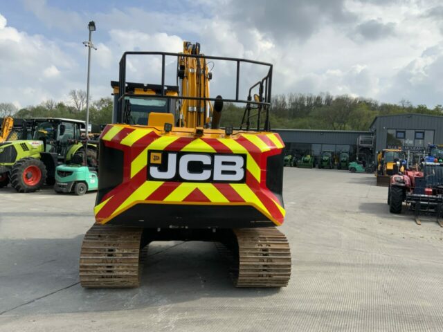 JCB 131X LC Digger (ST23103)