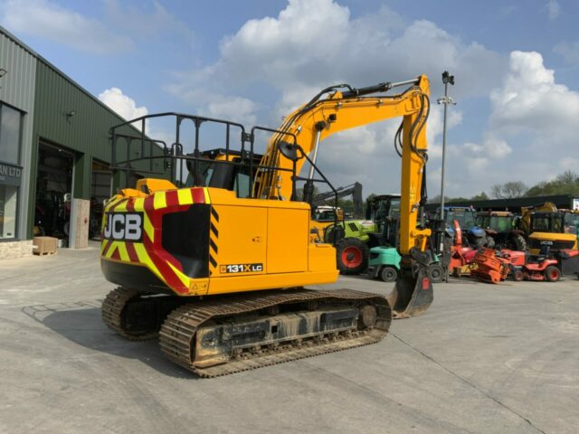 JCB 131X LC Digger (ST23103)