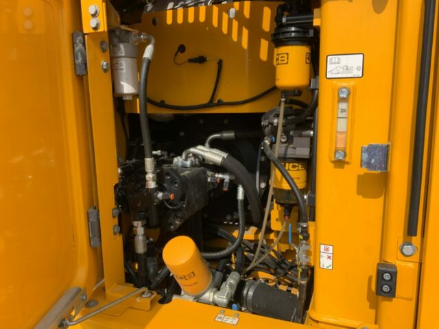 JCB 131X LC Digger (ST23103)